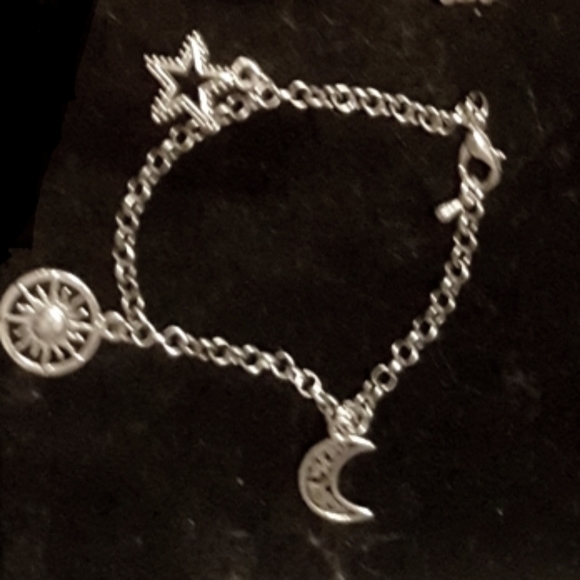 Charm bracelet - Picture 1 of 1